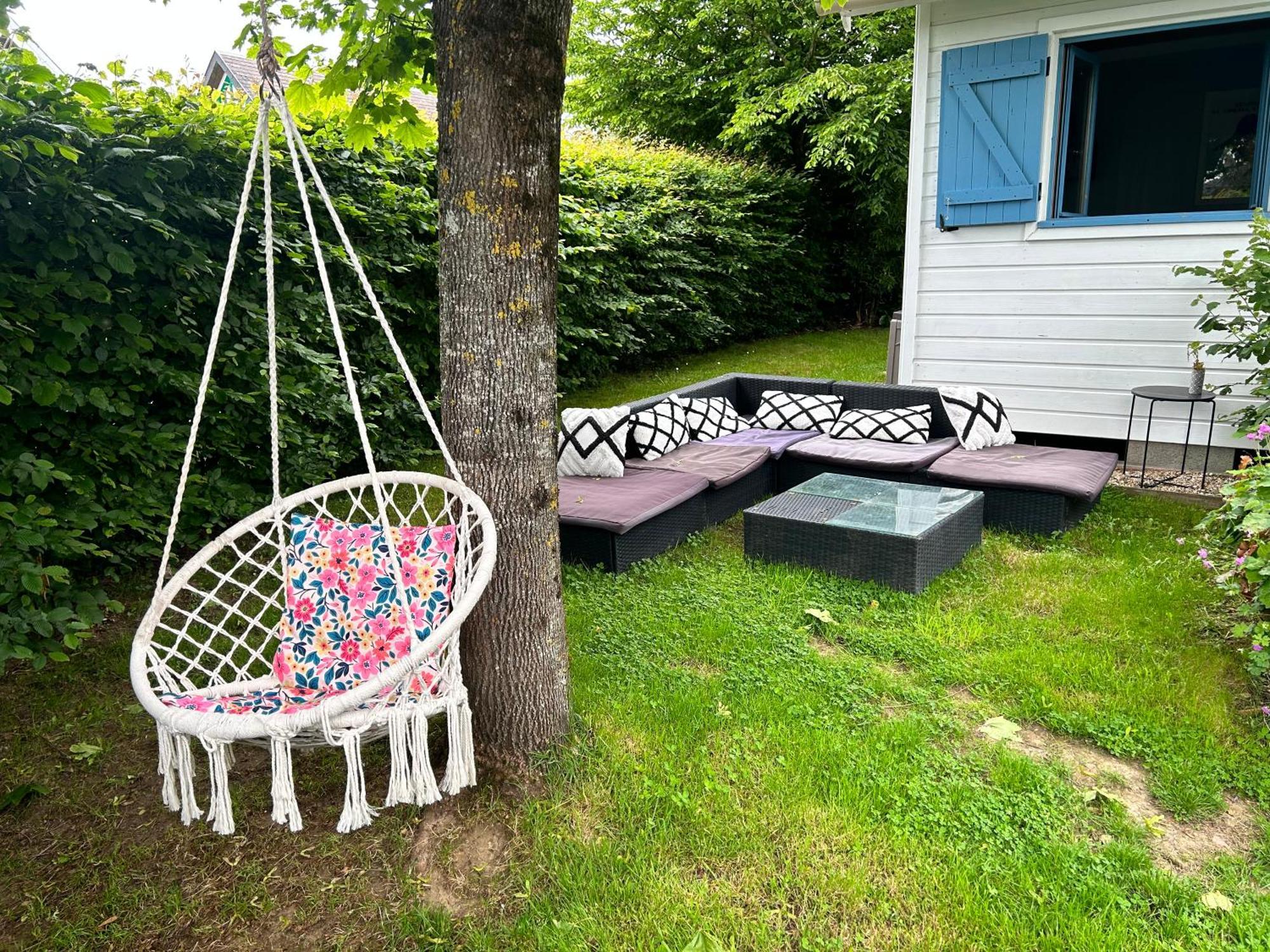 Gite Chalet Bleu Soleil Saint-Benoit-d'Hebertot Екстериор снимка